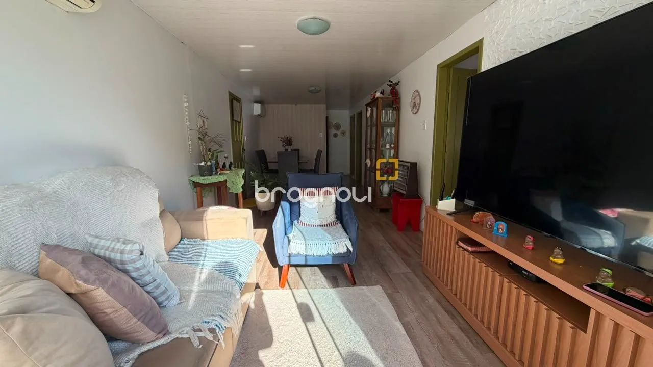 Casa 2 dormitórios (1 suite) com vaga de garagem no bairro Monte Verde - Florianópolis