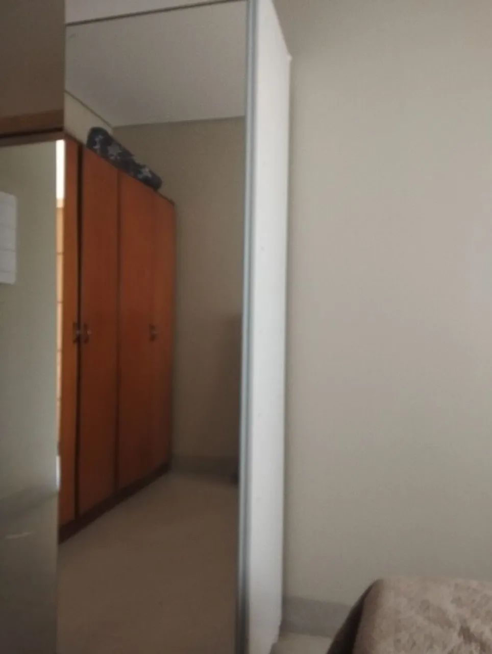 Vende-se sapateira