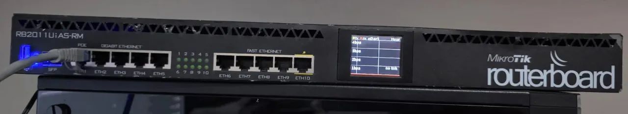 MikroTik RouterBOARD RB2011UiAS-RM - Foto 2