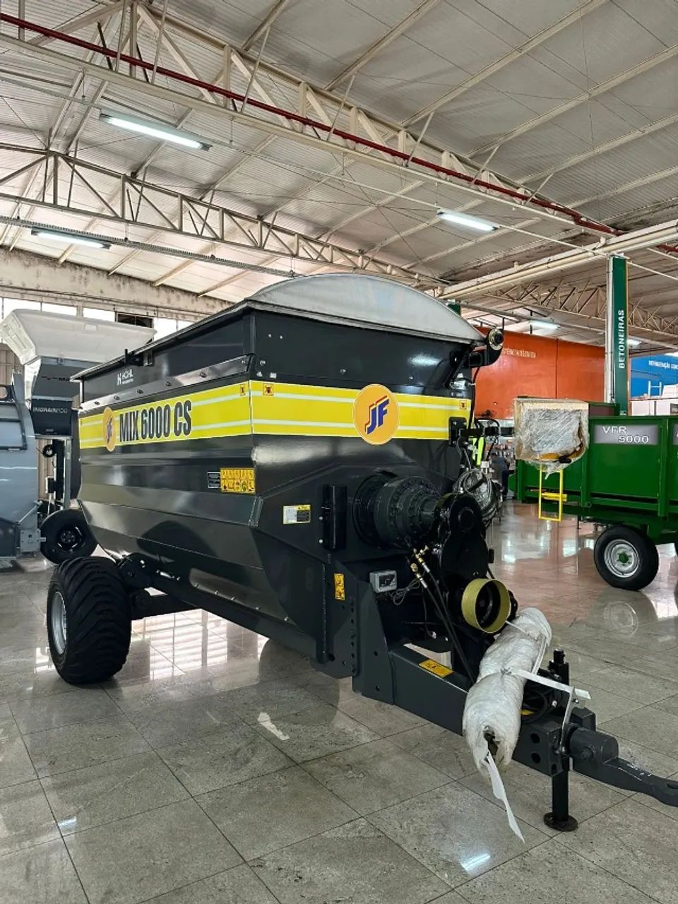 Vagão Misturador de Ração e Sal | Marca :JF | Mix 6000 -Novo - Foto 2