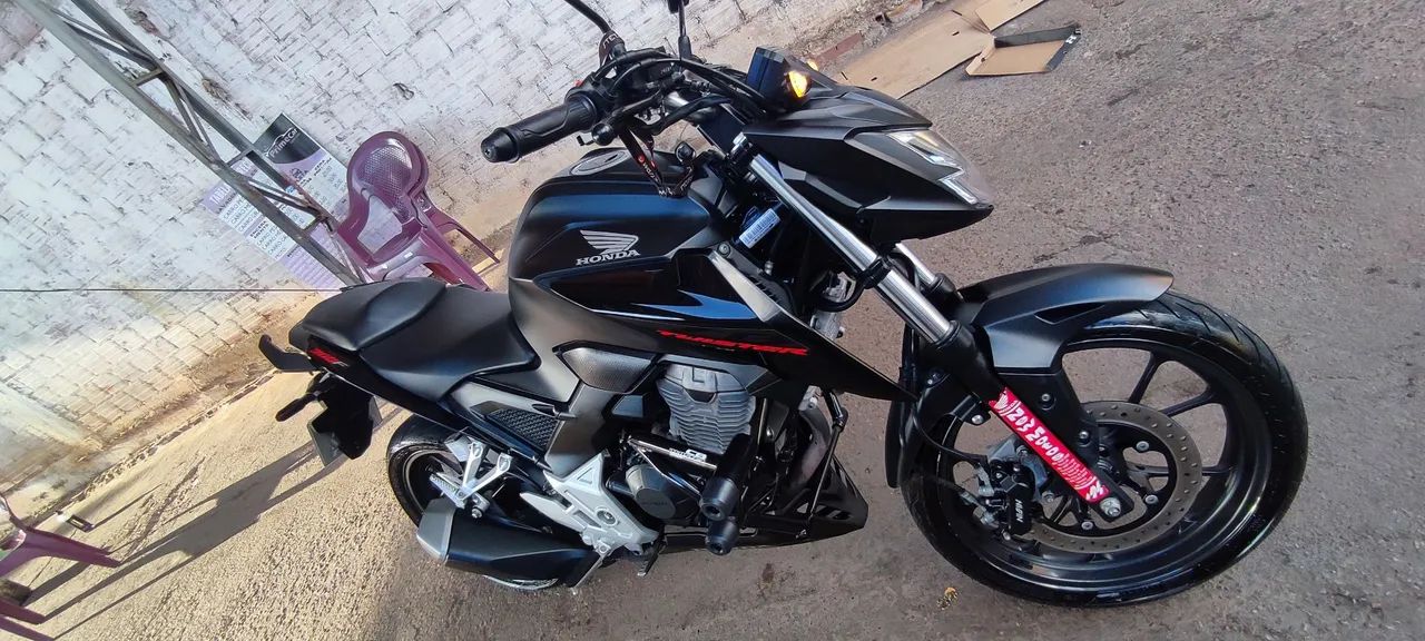 CB 300 F - Foto 3