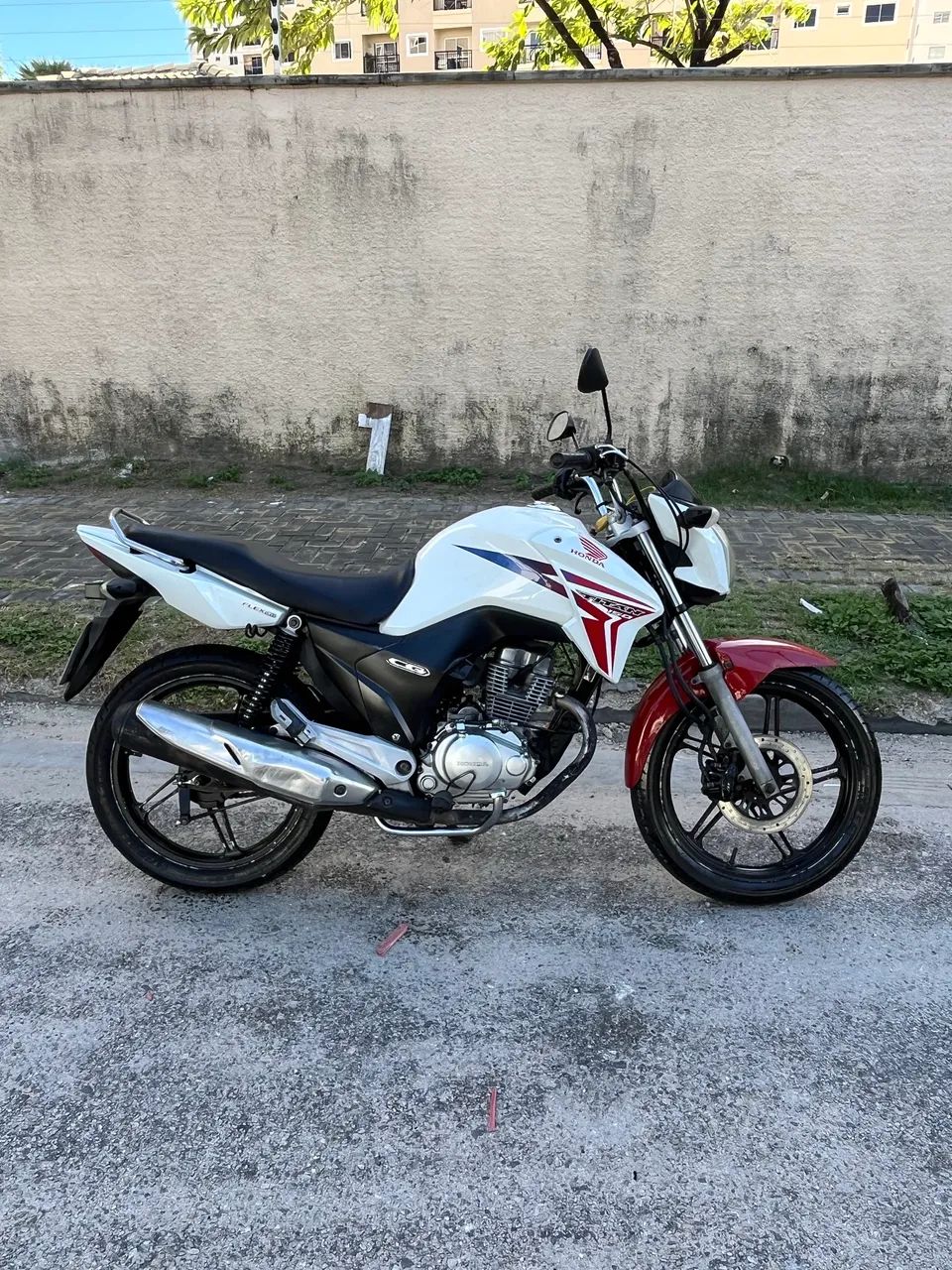 Titan 150 EX 2015 mais completa