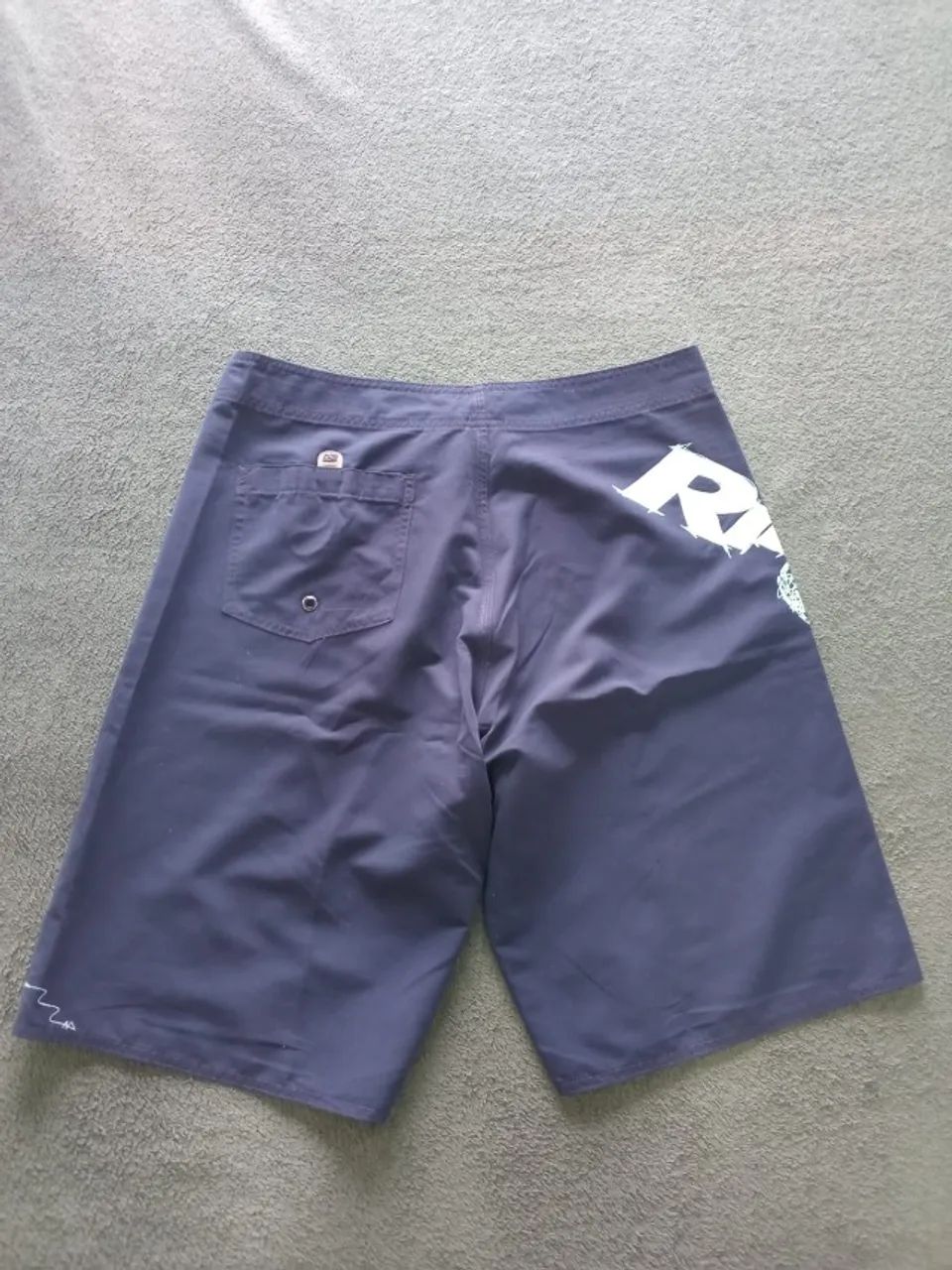 Bermudas marca RipCurl semi novas - Foto 4