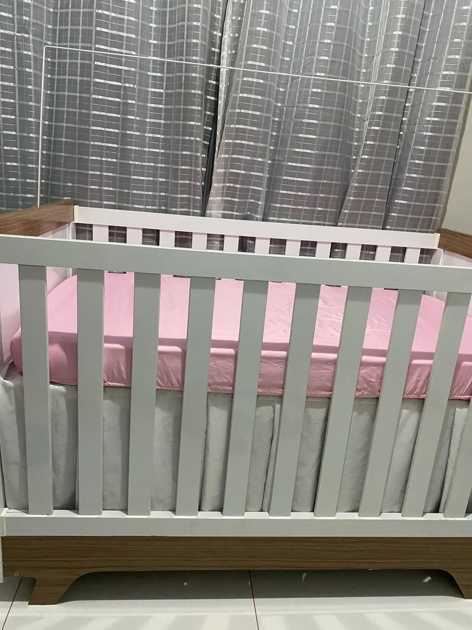 berço + colchão e itens, vira cama - Foto 3