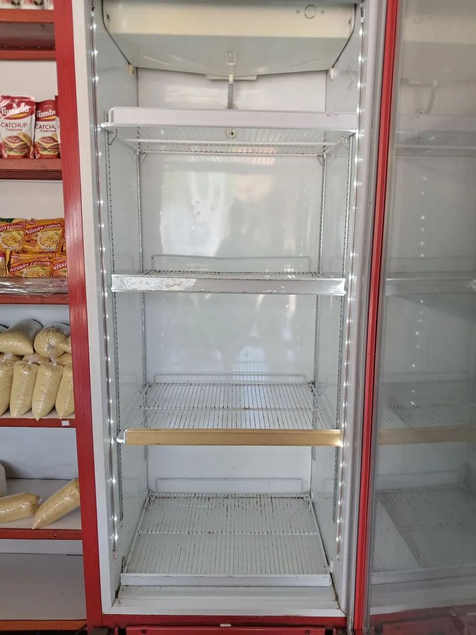 Vende-se expositor 