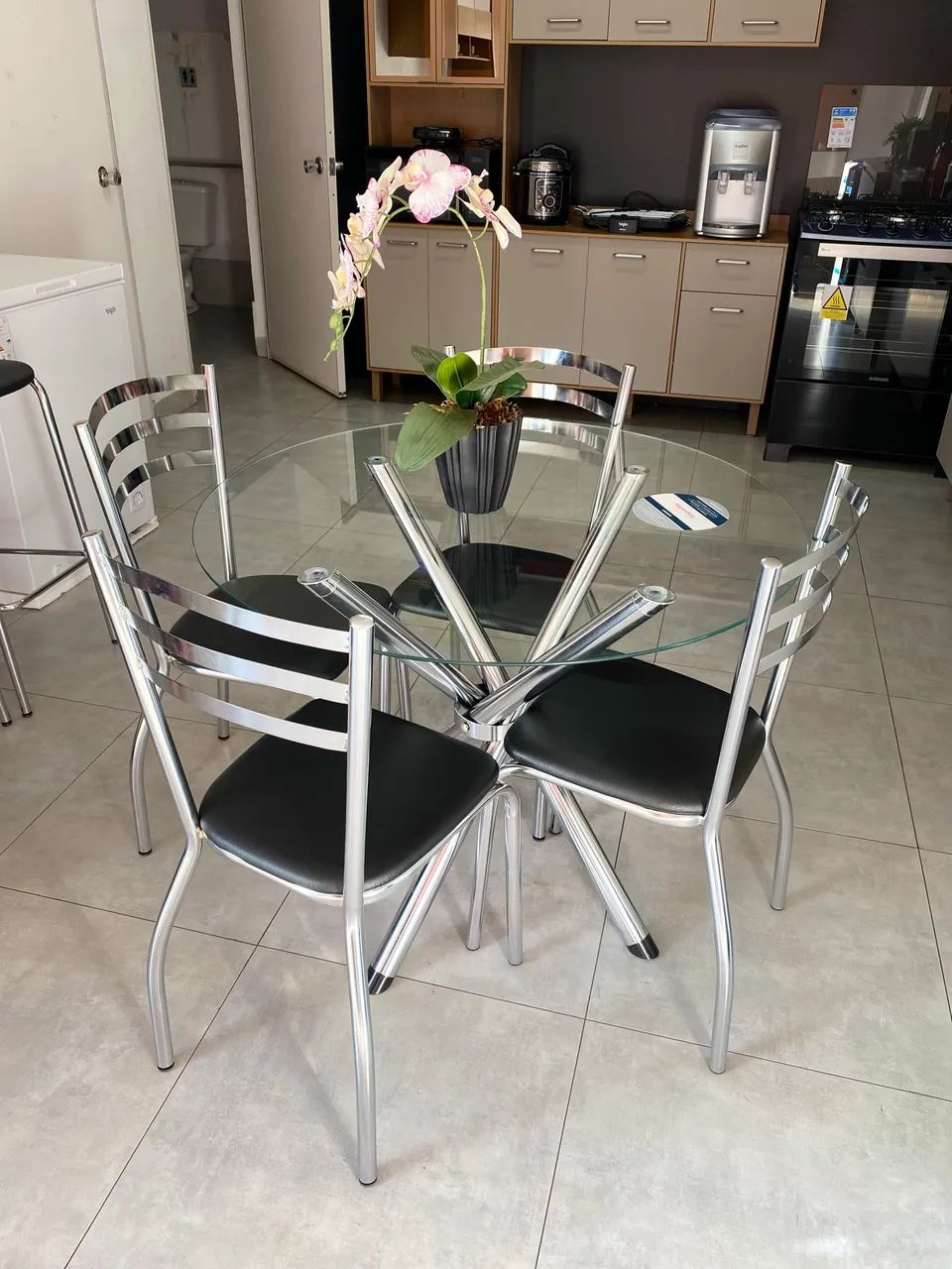 Mesa de jantar com 4 cadeiras - promoção  - Foto 2