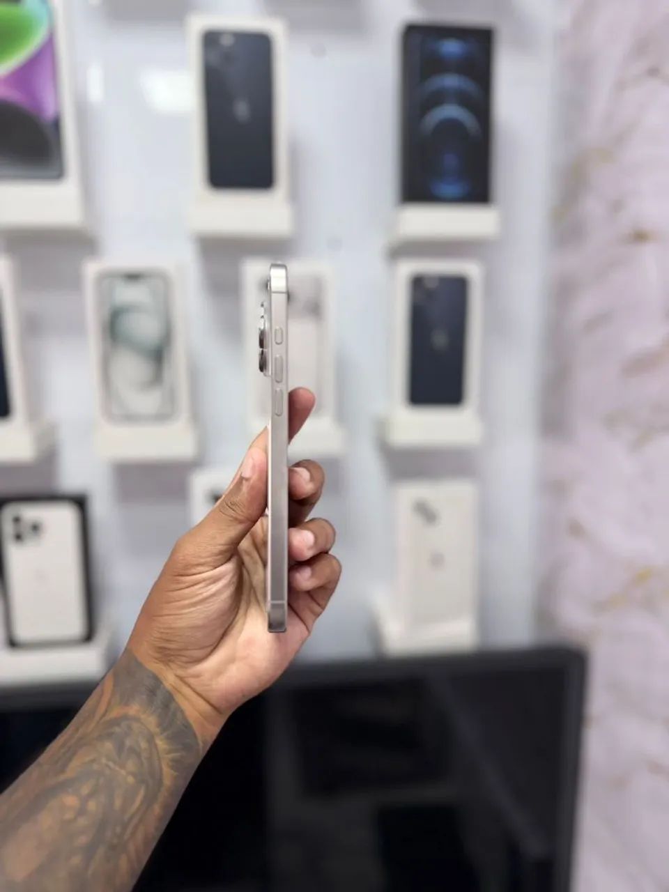 IPHONE 16 PRO MAX 256GB <br>R$ 5.999,00 TOP - Foto 3