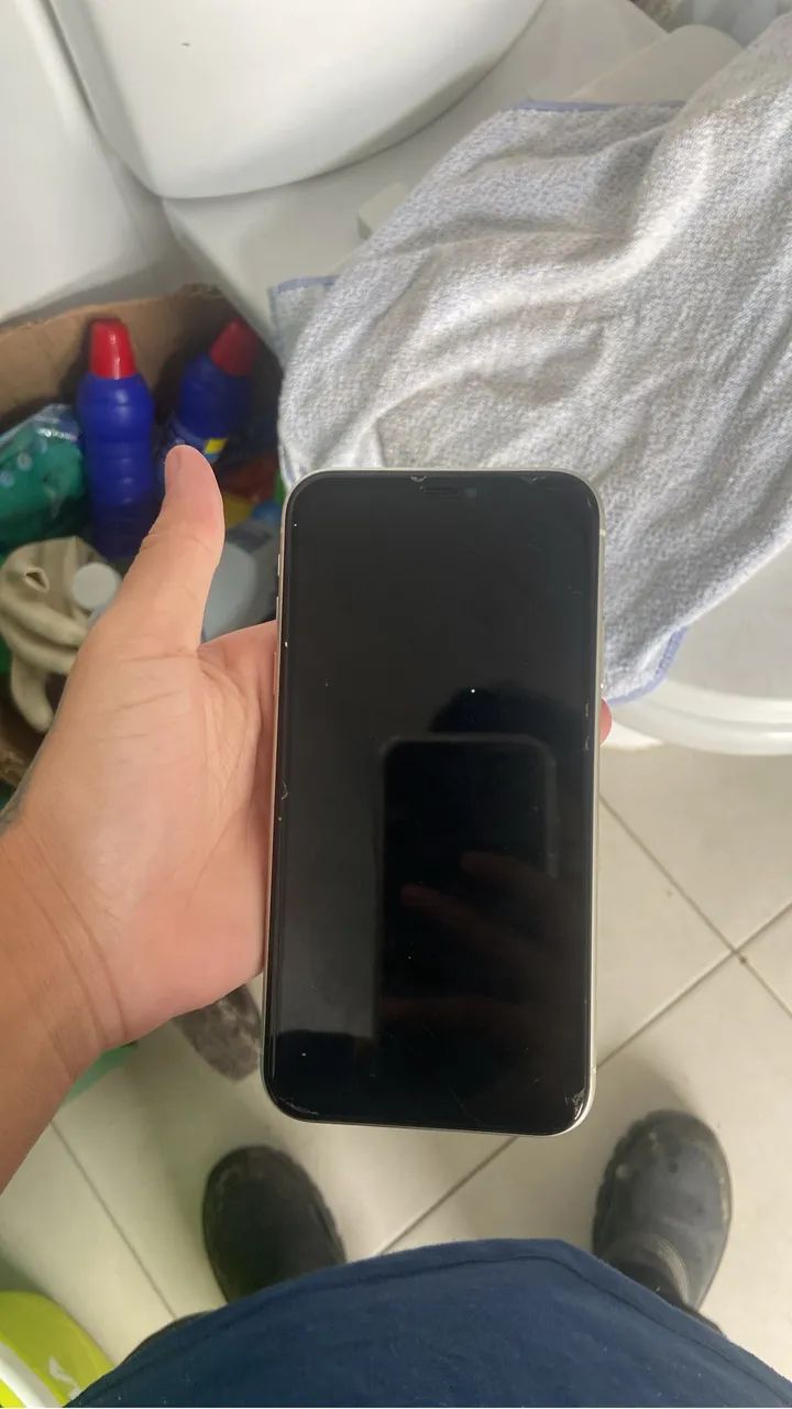 IPhone 11 pra retirada de peças 