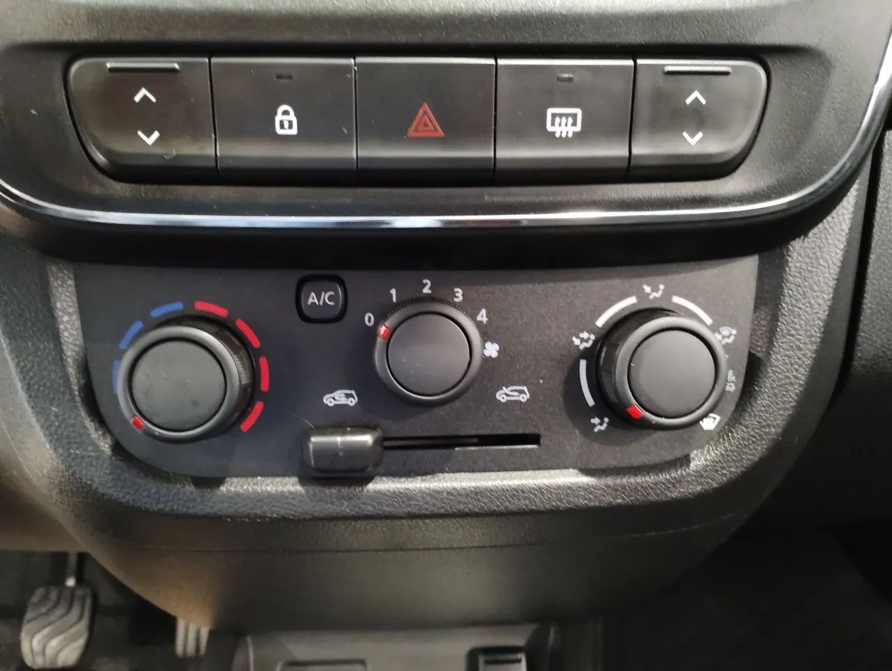 Renault Kwid Zen 1.0 Flex 12V 5P Mec. 2023 - Foto 5