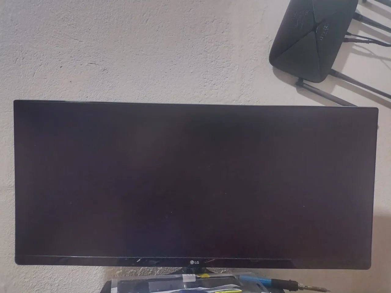 Monitor LG ultra wide, 26 polegadas + suporte articulado com USB (pistão a gás)