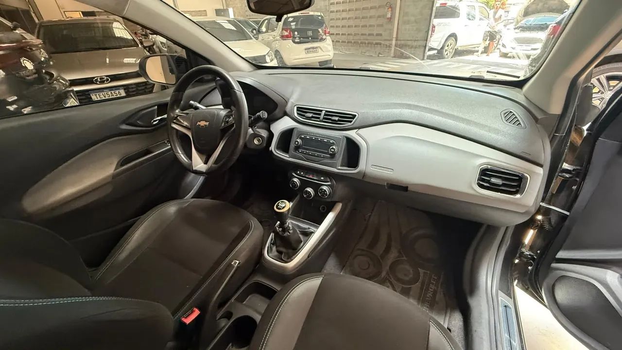 Alugo onix LT 1.0 pronto para rodar! Com gnv!  - Foto 3