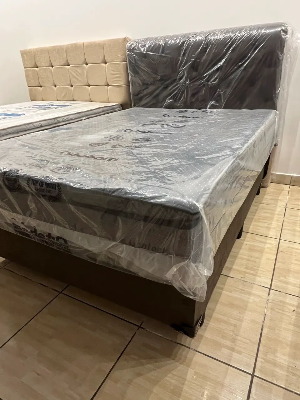Colchão casal  semi ortopédico da Ortobom mais box .  - Foto 2