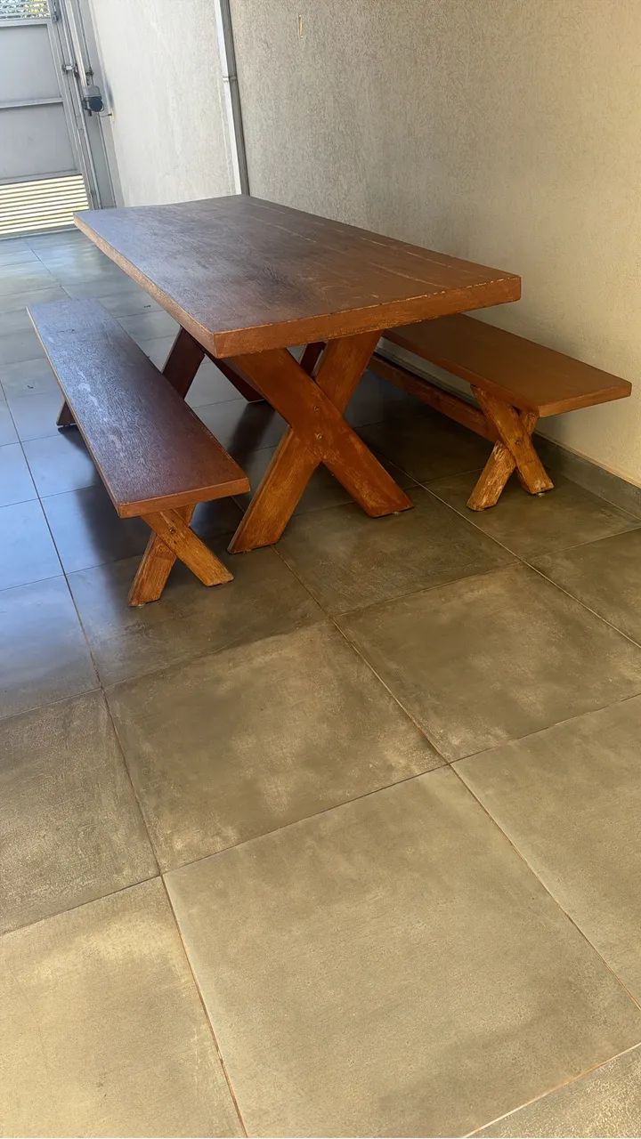 Mesa + 2 bancos Madeira Maciça - Foto 3