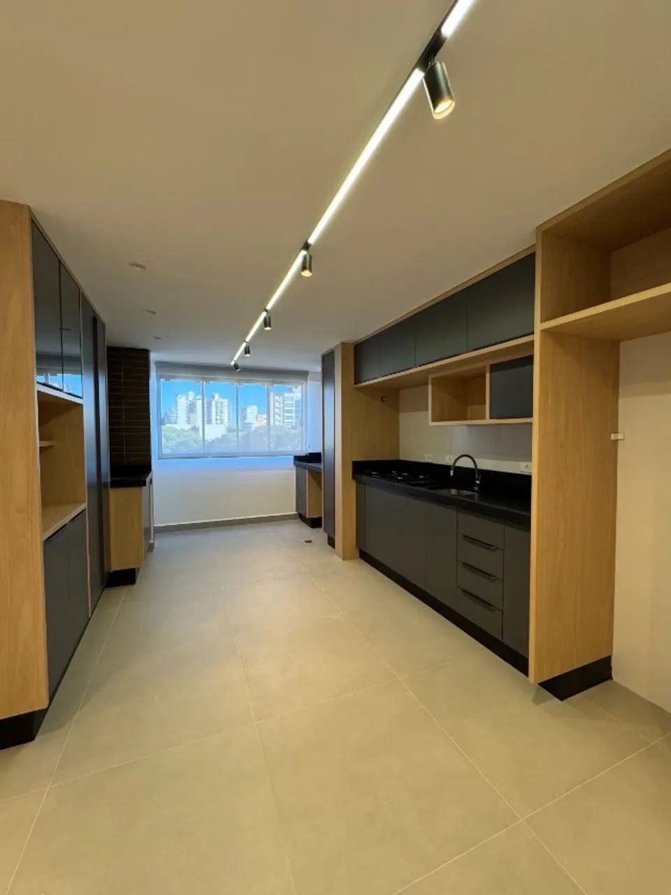  Apartamento com 2 Quartos e 70 m² na Zona 07 - Maringá/PR - Foto 2
