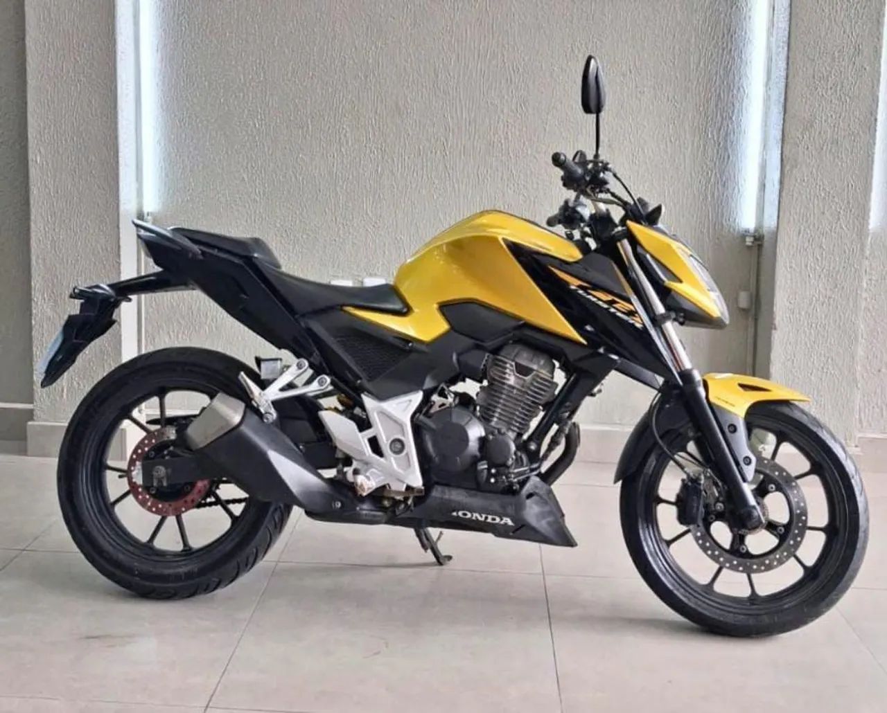 Cb 300  - Foto 2
