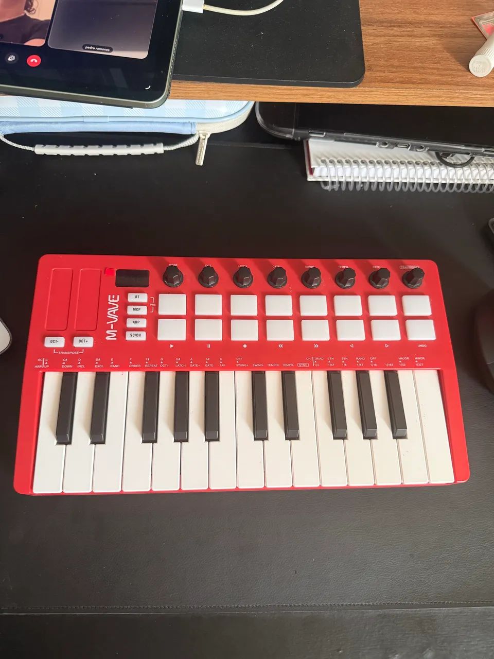 Controlador MIDI M-VAVE 25 teclas com 8 pads RGB, 8 knobs e Bluetooth - Foto 3