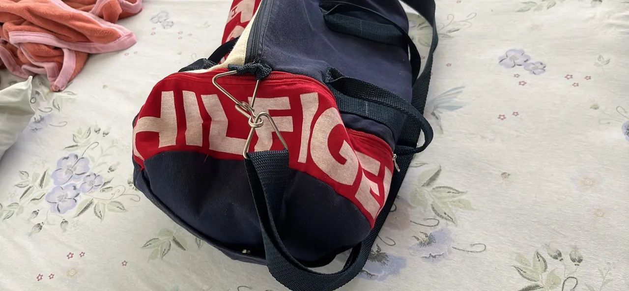 Mala de Viagem e Academia Tommy Hilfiger Duffel Bag - Azul, Vermelha e Branca - Foto 3