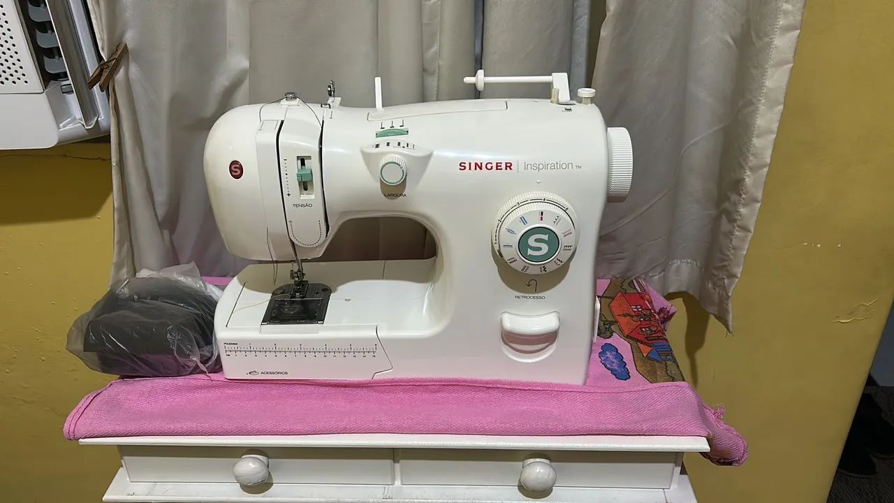 Máquina de costura Singer  - Foto 4