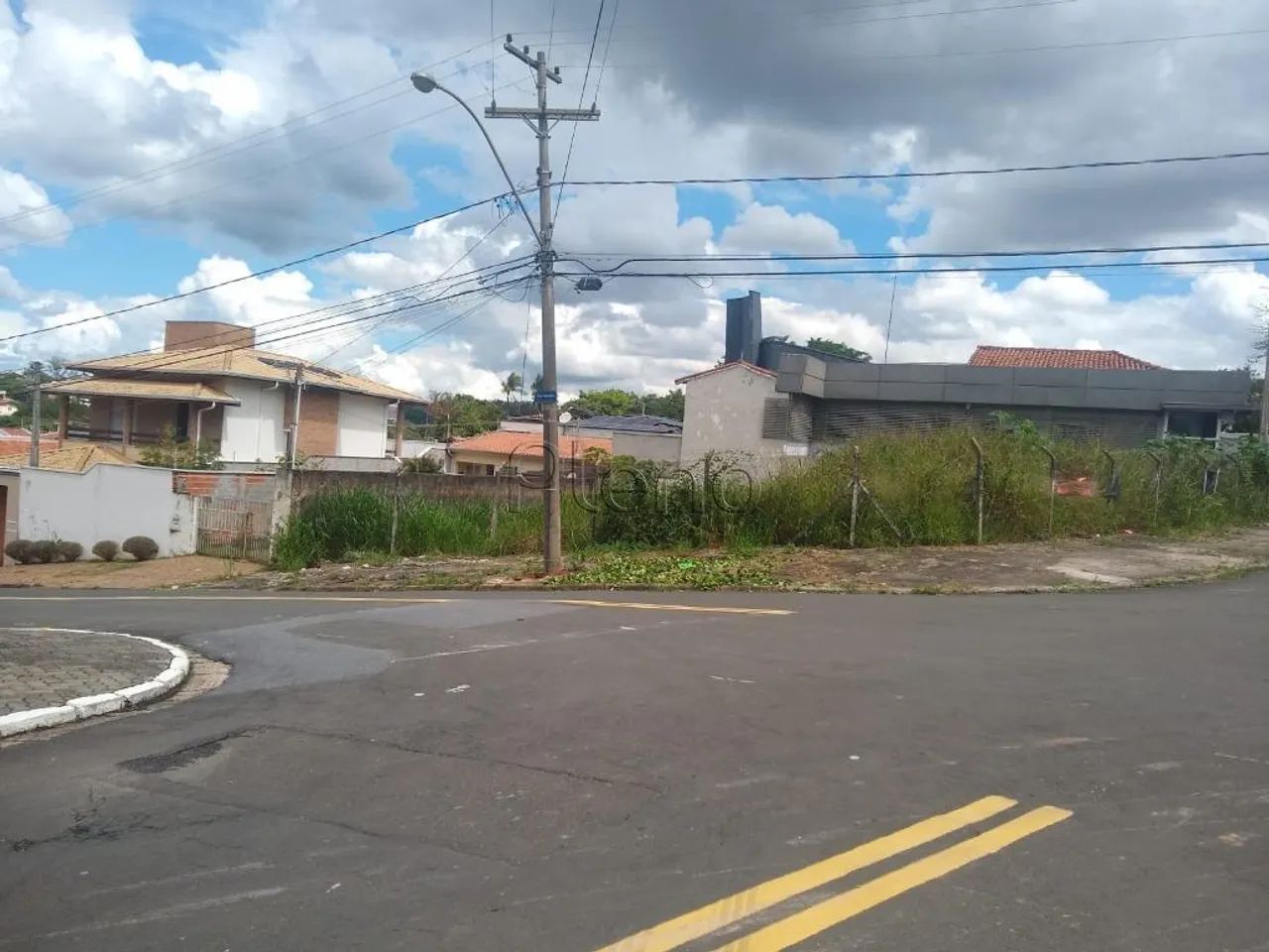 Terreno à venda com 334.8 m² no Jardim Bom Retiro, Campinas.
