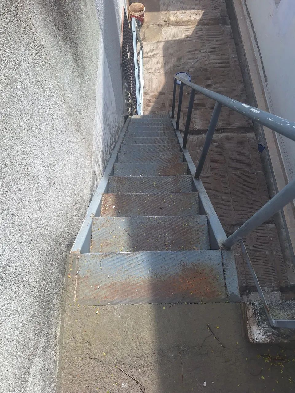 Escada com corrimão  - Foto 3