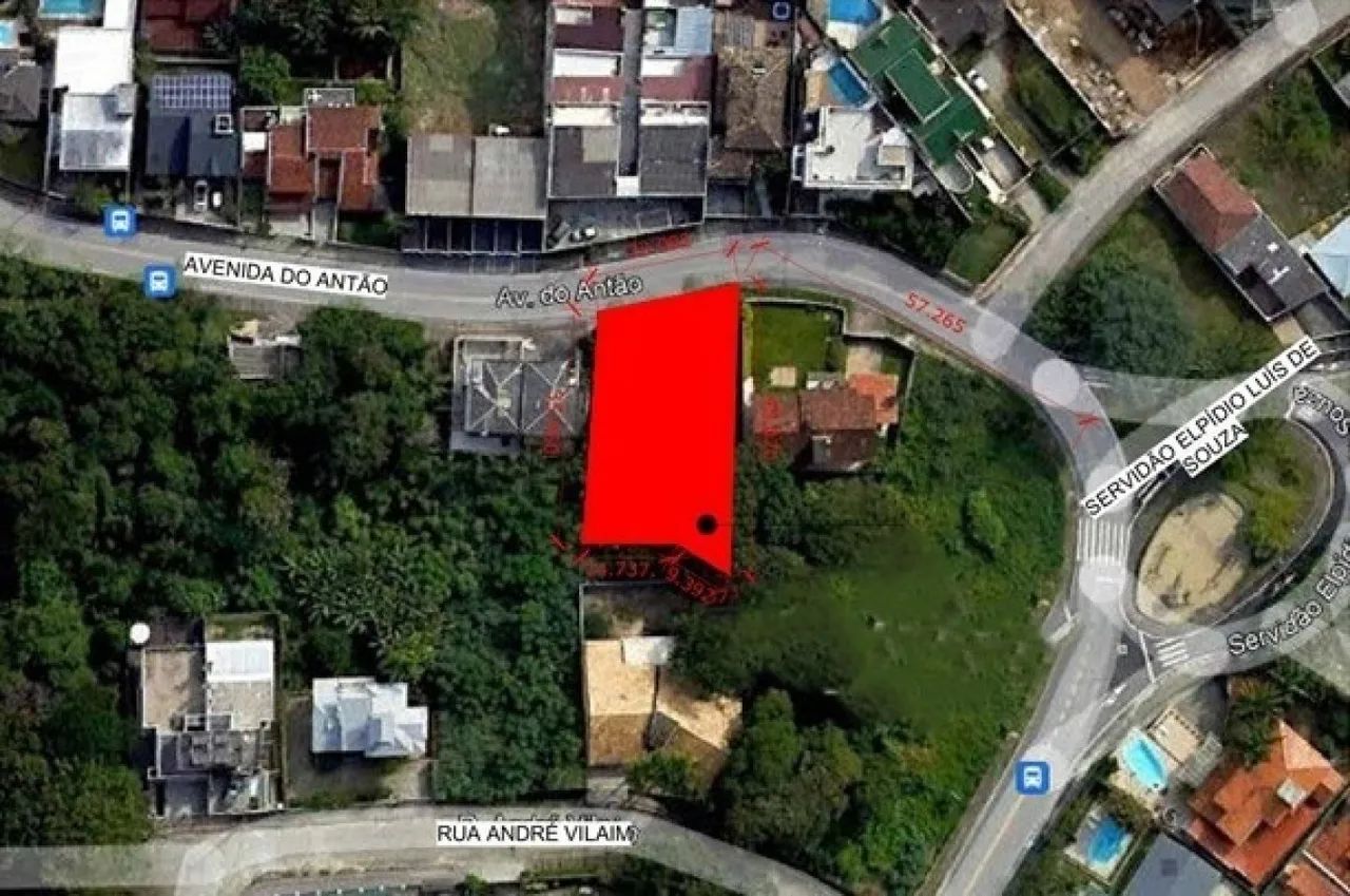 Terreno com projeto residencial aprovado no Morro da Cruz - Centro de Florianópolis