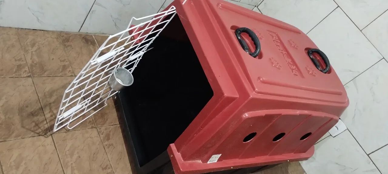 Vendo linda casa de cachorro e caixa transportadora a  - Foto 6
