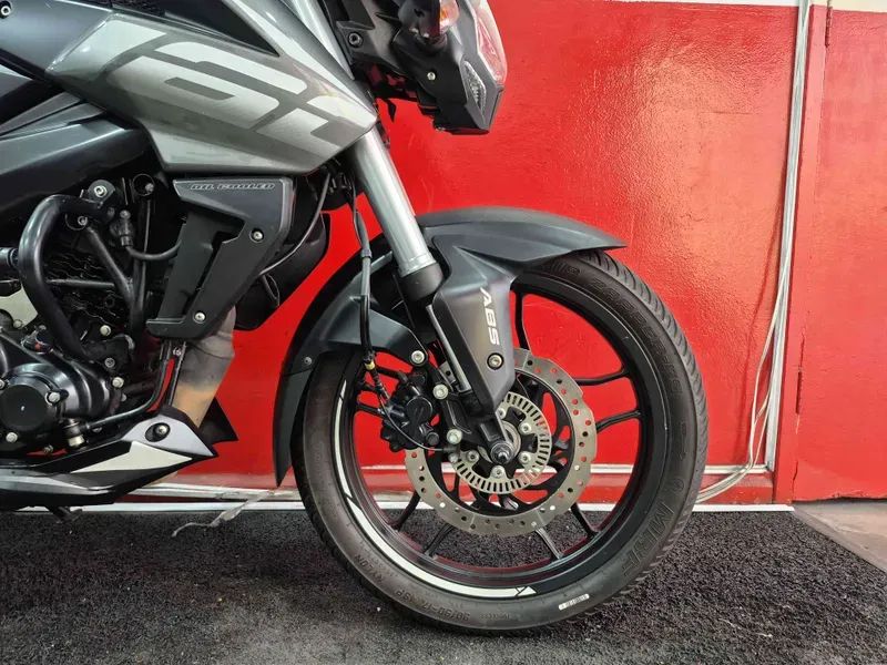 Bajaj Dominar 160 50 cc  - Foto 4