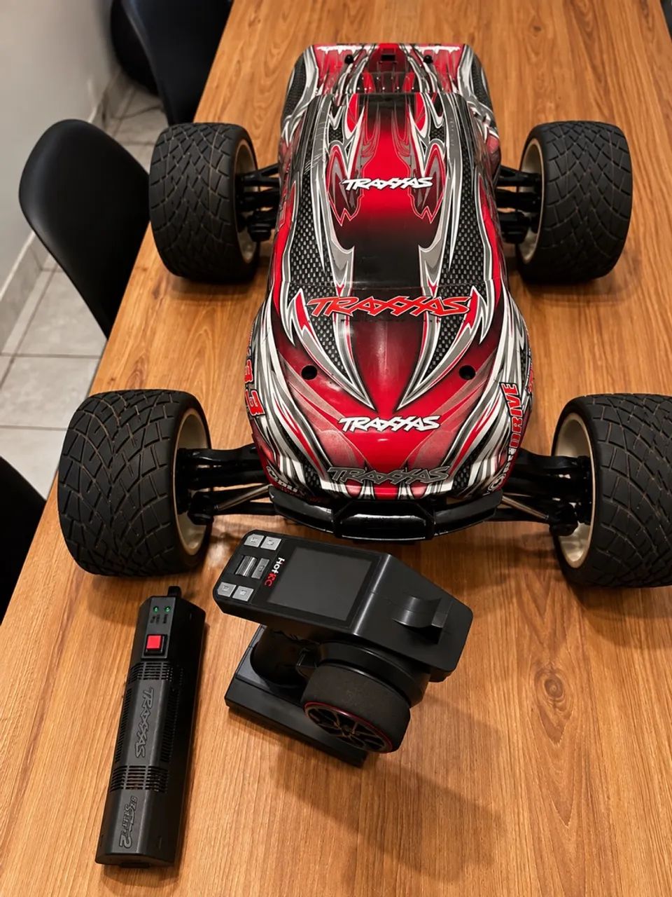Traxxas Revo 3.3 - Foto 2