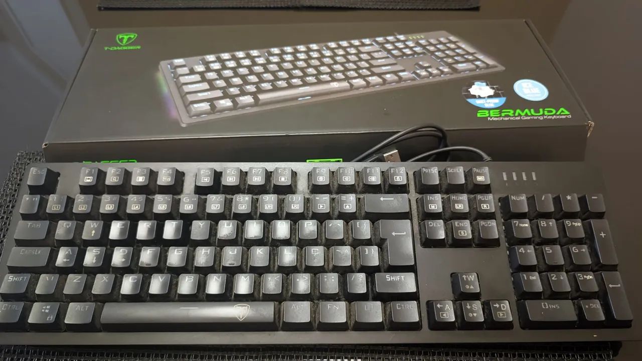 Teclado Gamer Mecânico T-Dagger Bermuda