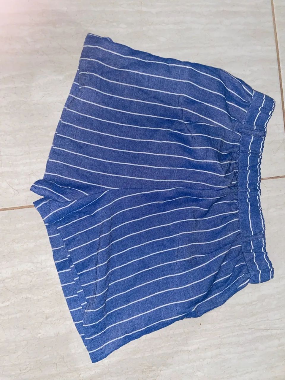 Short listrado azul e branco P - Foto 2
