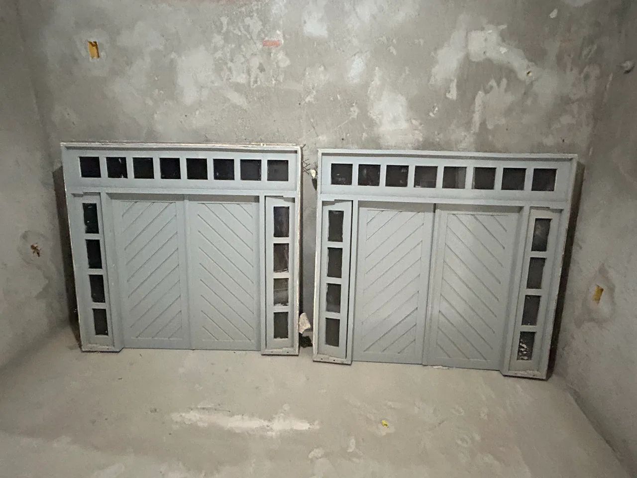 Selling 2 solid wood windows423879082425733123