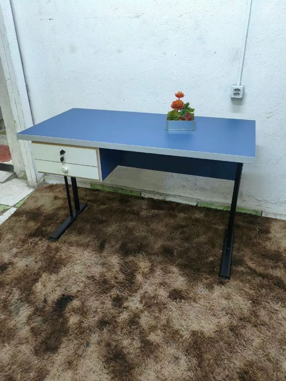Mesa Usada Azul - Com Gaveta  - Foto 4