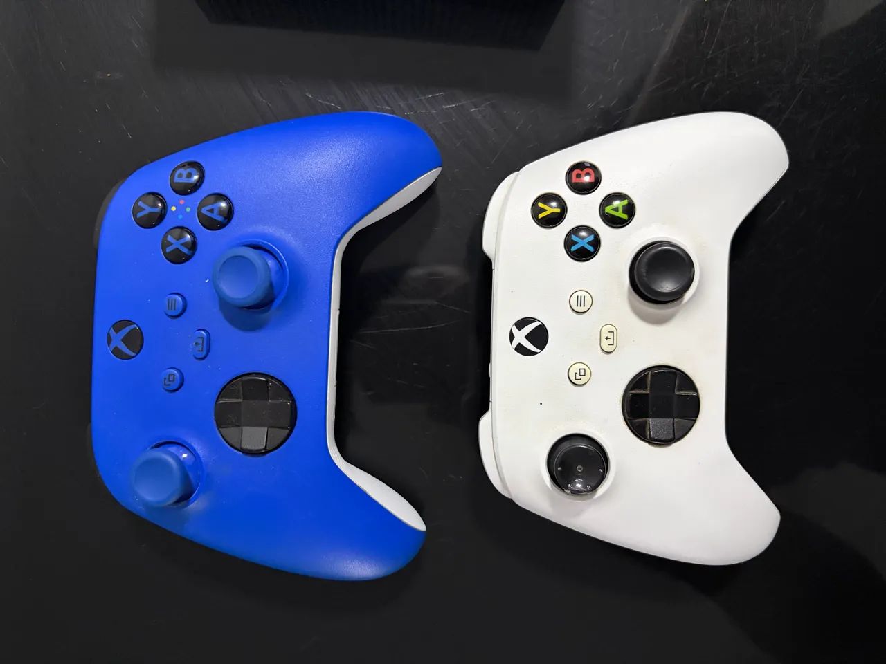 Xbox Séries S - 2 controles + 4 jogos + Carregador e pilhas recarregáveis Duracell. - Foto 2