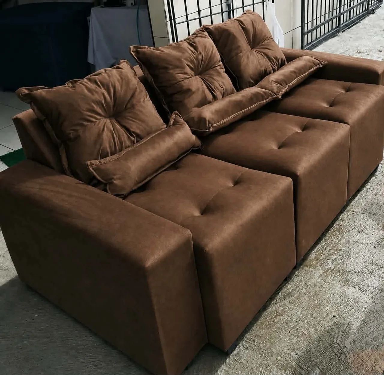 SOFA RETRATIL 3 LUGARES DE 2 METROS  - Foto 2