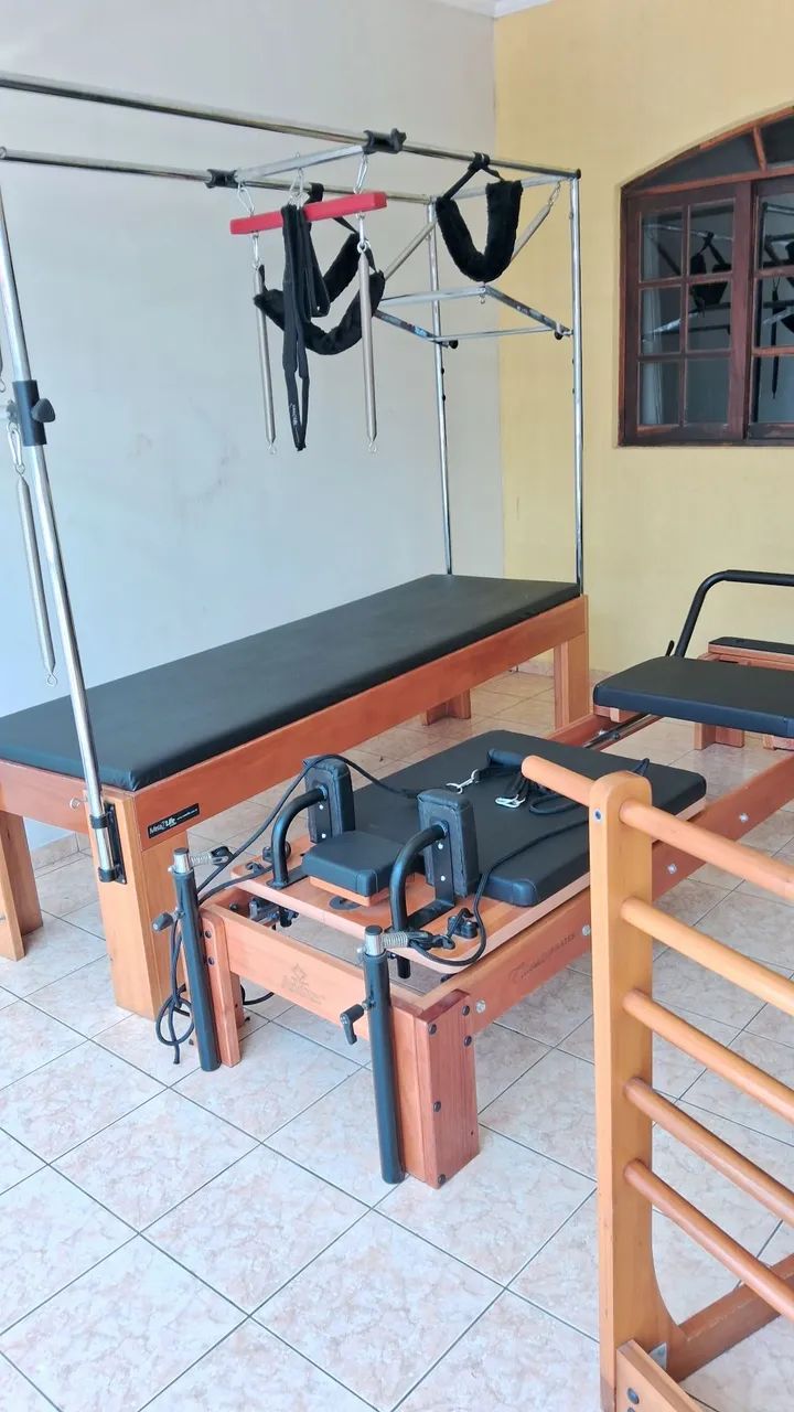 Aparelhos  /equipamentos de pilates 