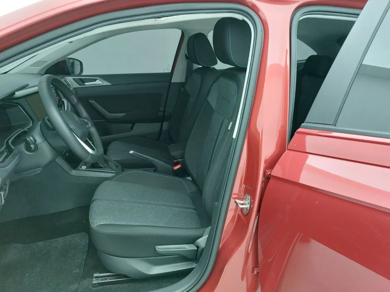 Volkswagen Nivus Comfortline 1.0 200 TSI Flex Aut., foto 16 de 18