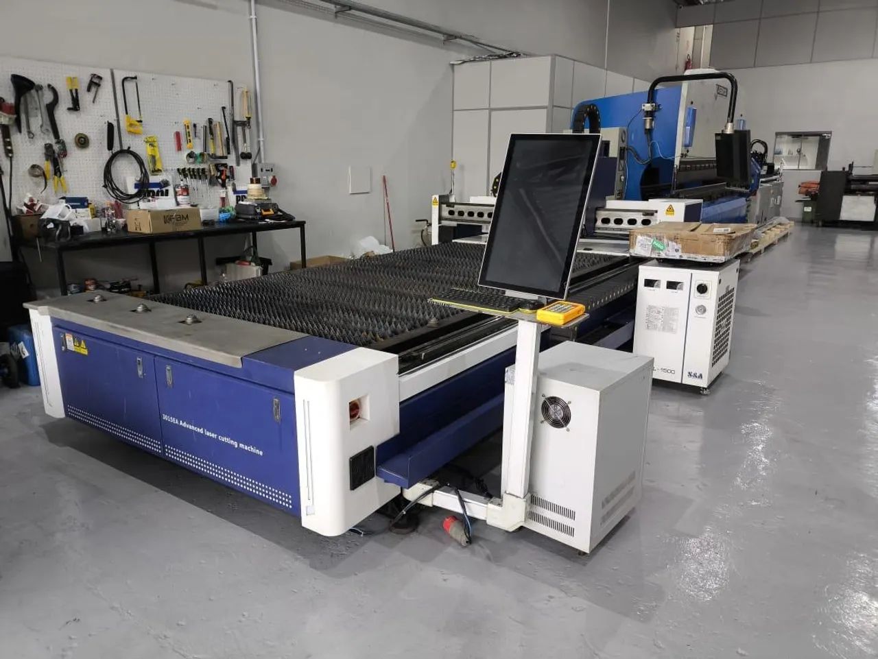 Máquina de corte a laser de fibra 1.500 W 