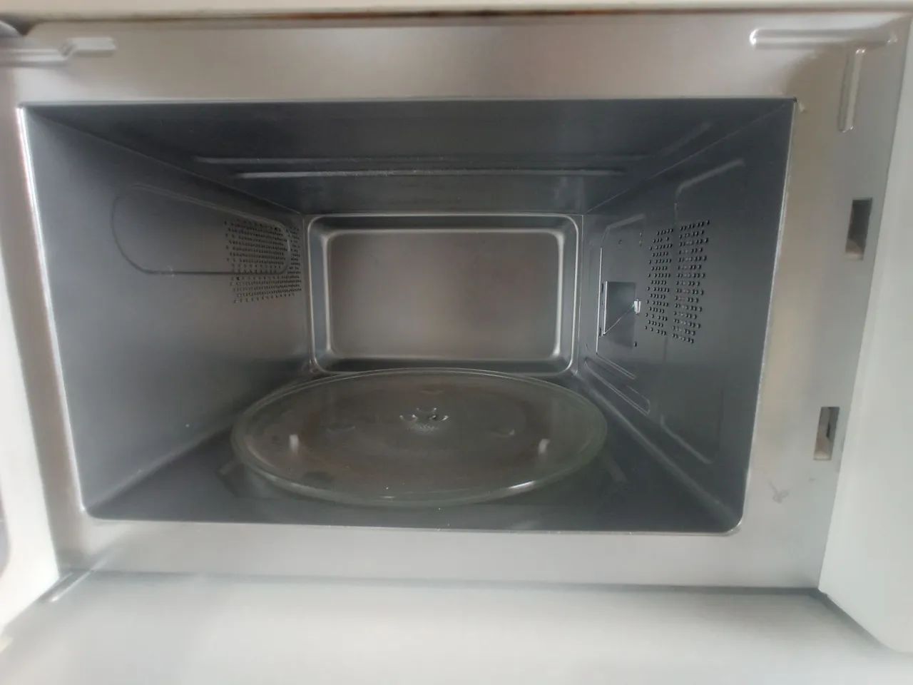 MICRO ONDAS BRASTEMP 31 LITROS  - Foto 2