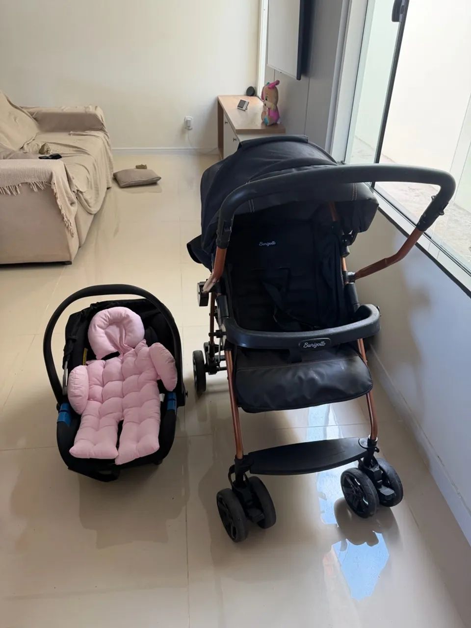 Carrinho de bebê e bebê conforto  - Foto 3