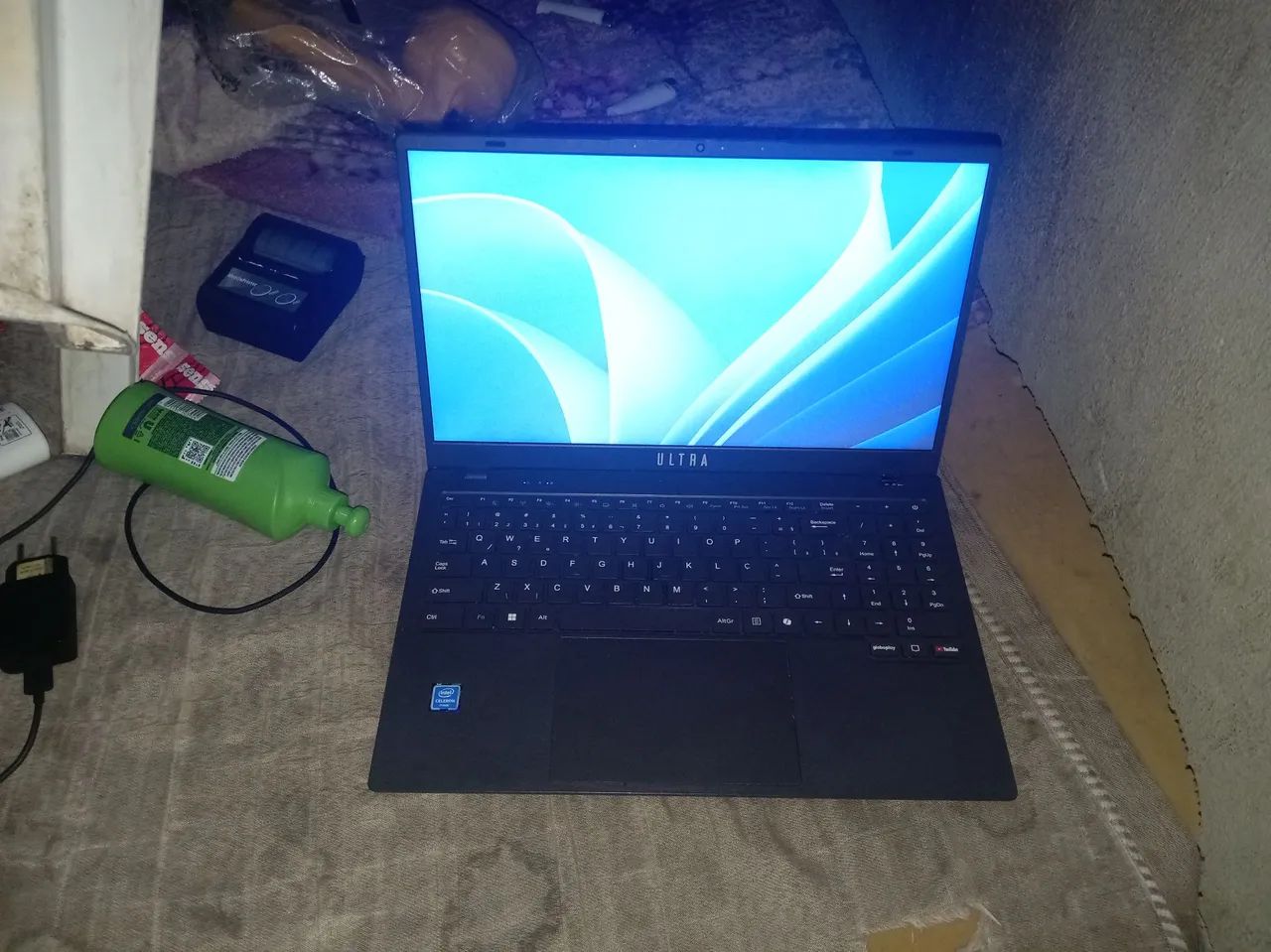 Notebook vendendo urgente 