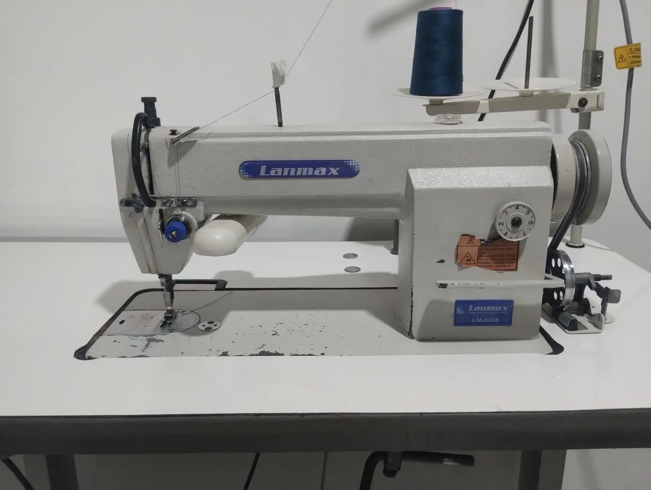Uma máquina reta  industrial - Foto 3