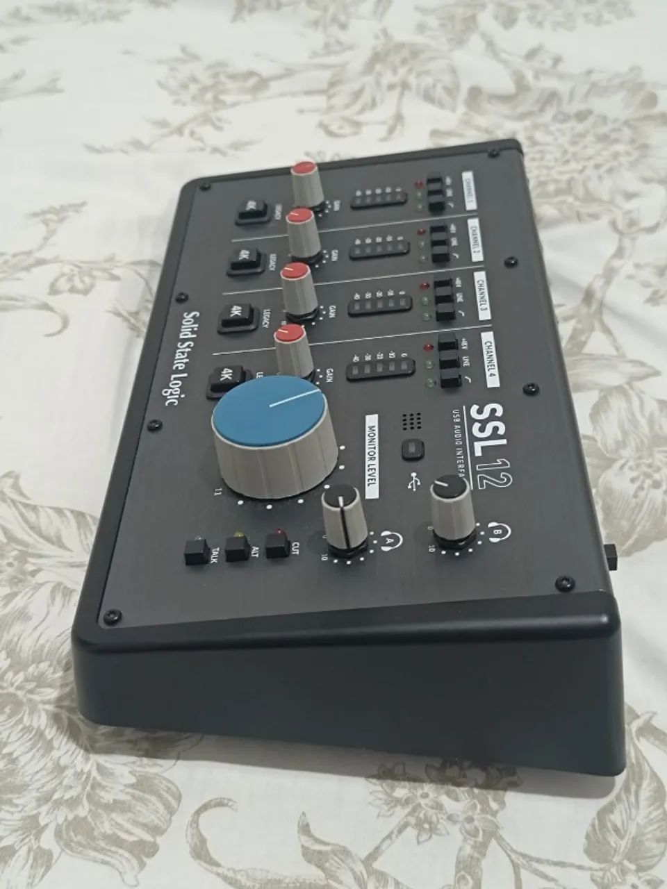 Interface De Áudio Solid State Logic Ssl 12 Usb SSL12 - Foto 4