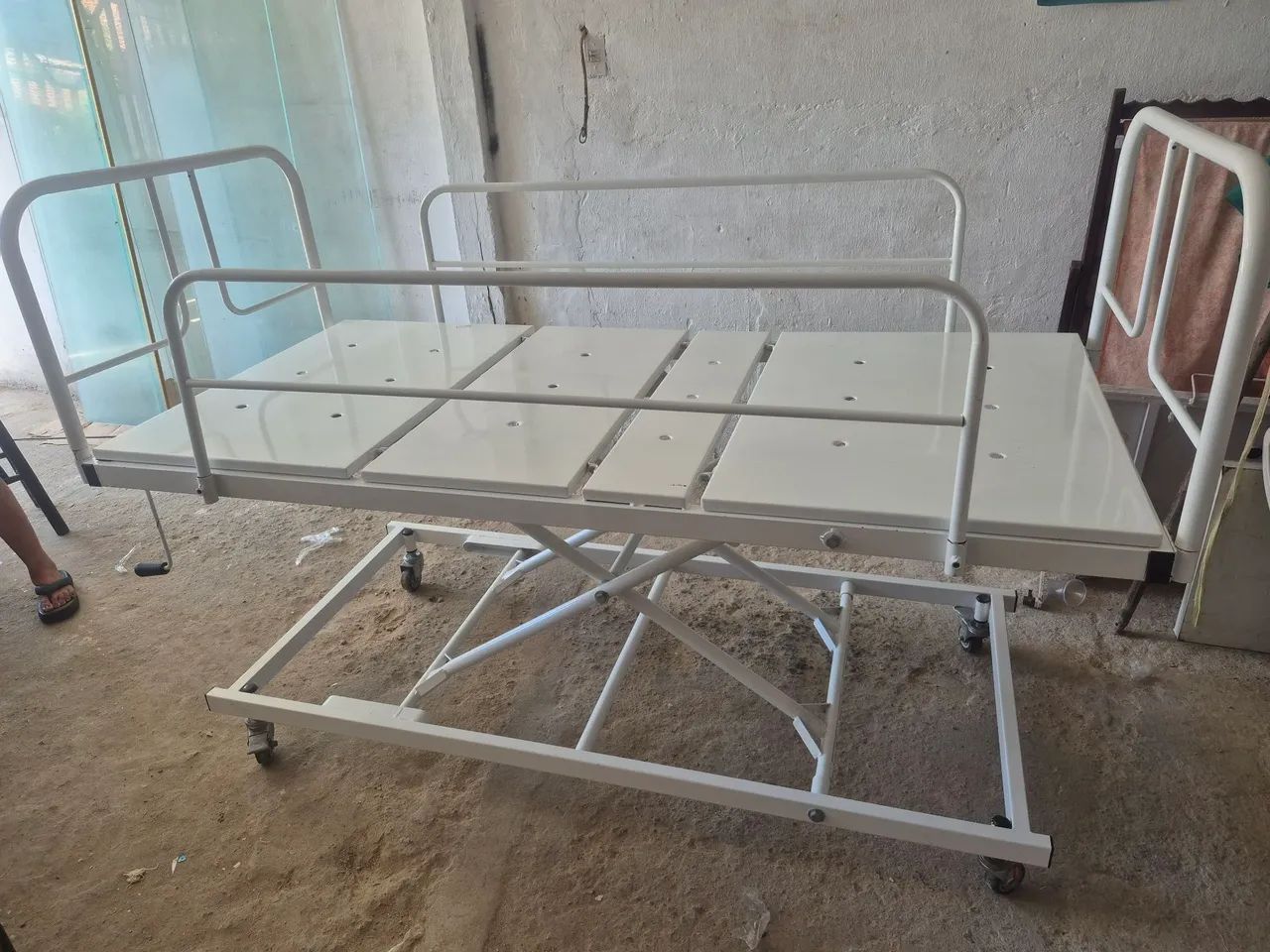 Cama hospitalar 3 manivelas  - Foto 5