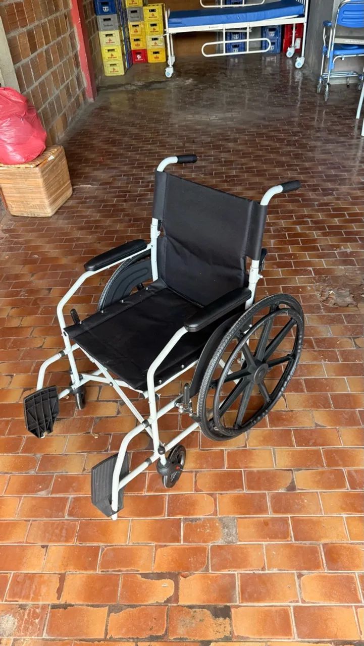 CADEIRA DE RODAS 