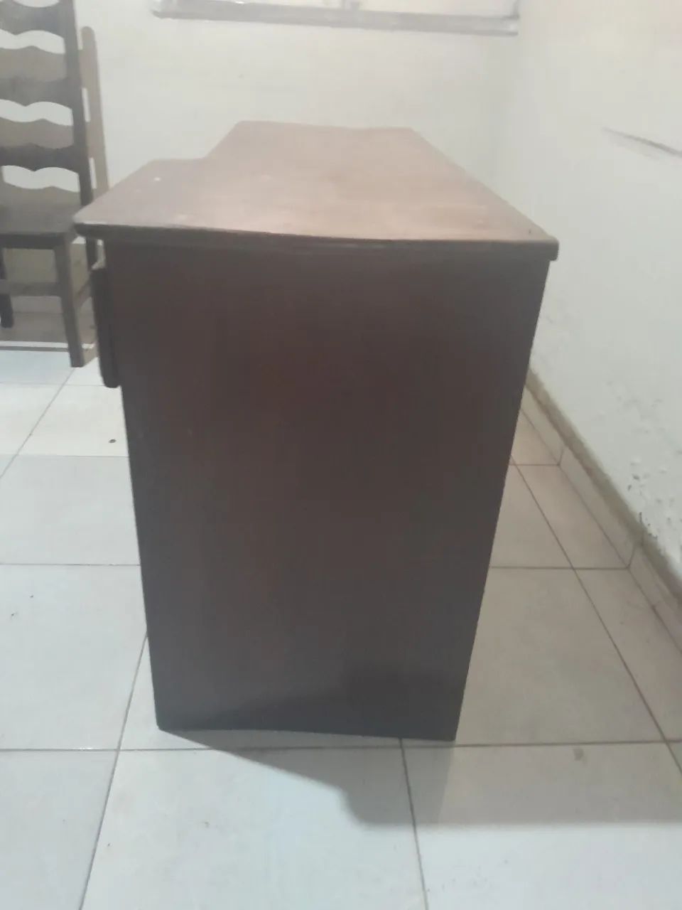 MESA PARA COMPUTADOR / ESCRITÓRIO - MADEIRA - Foto 4