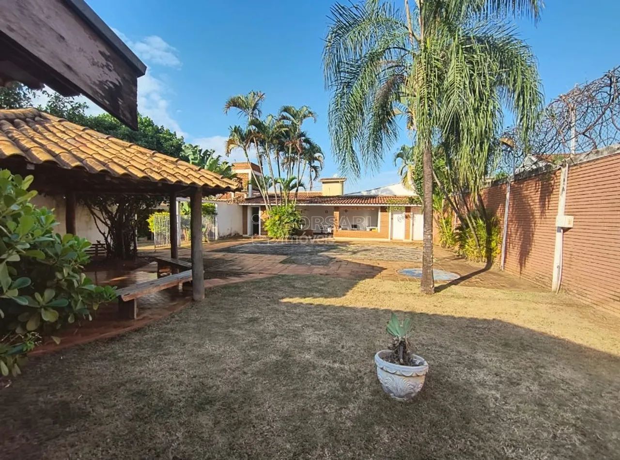 Venda de Casas / Comercial na cidade de Araraquara - Foto 3