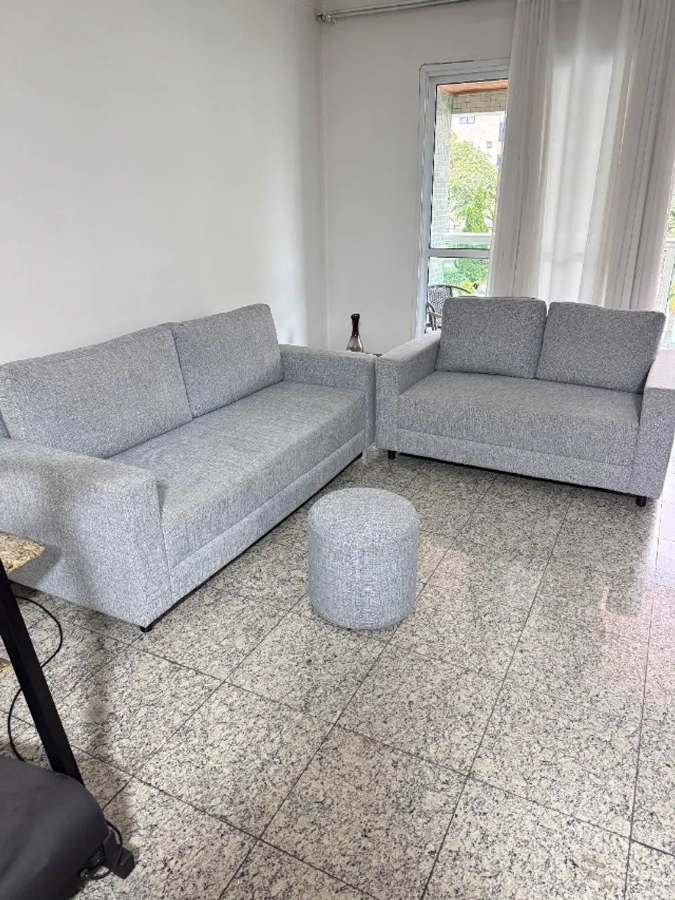 Conjunto de Sofás 3 e 2 Lugares (sem pufe) | Tecido Cinza |  TokStok  - Foto 2