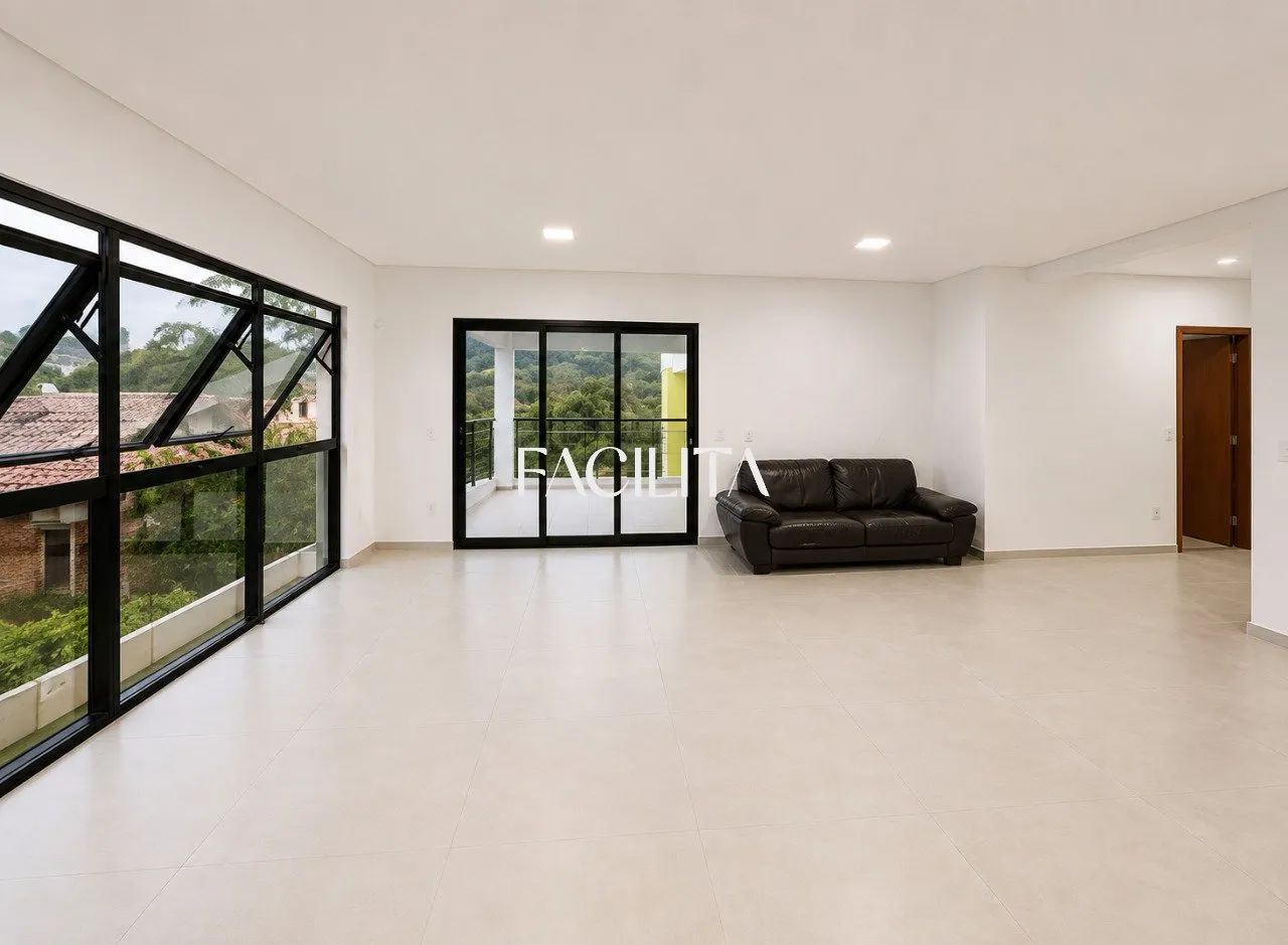 Casa com 5 quartos no bairro Itacorubi, Florianópolis.