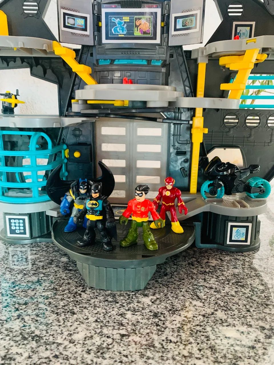 Lote Imaginext Batman - Batcaverna - Foto 2