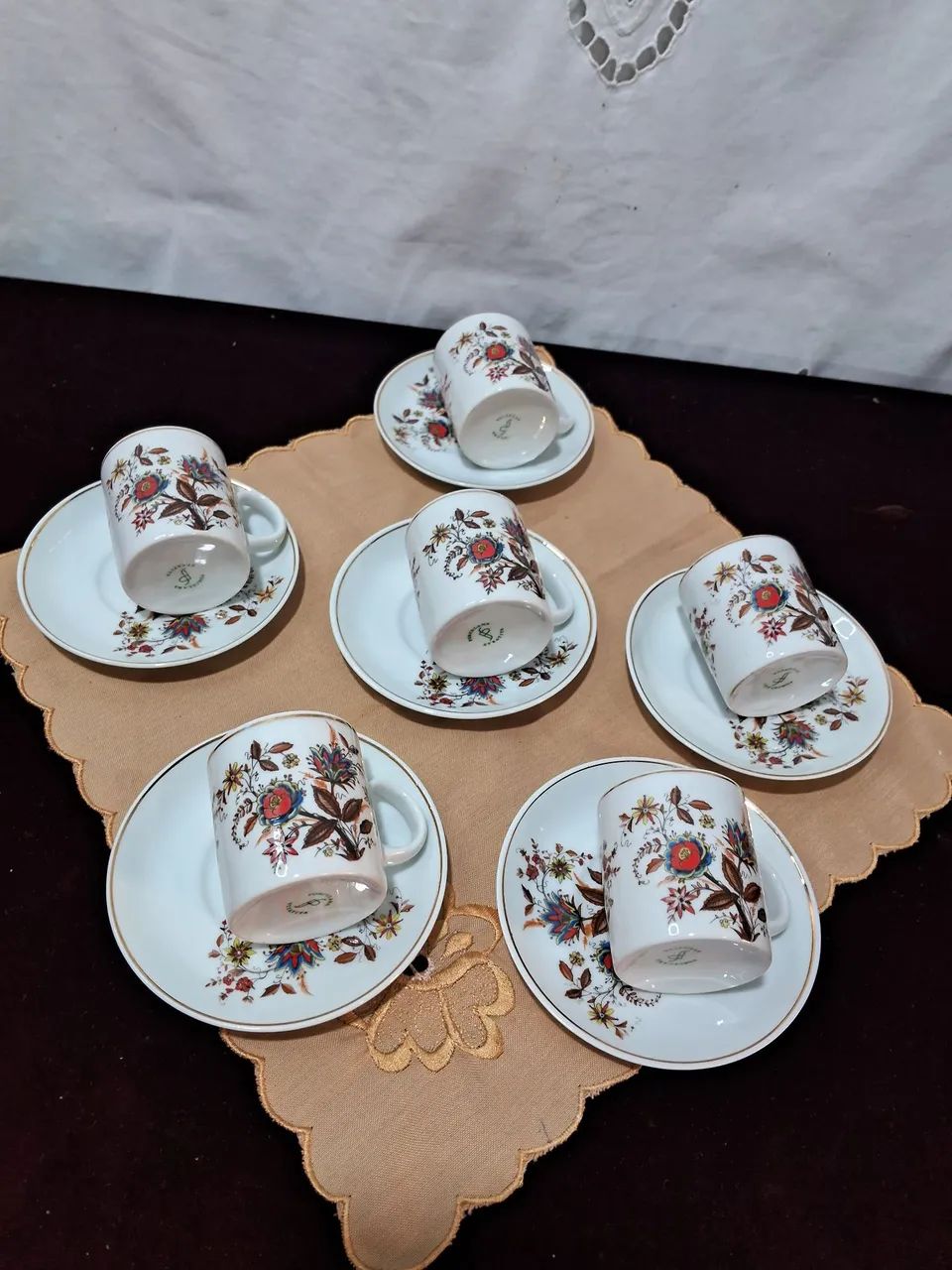 Antigas xícaras de Café Porcelana Steatita 